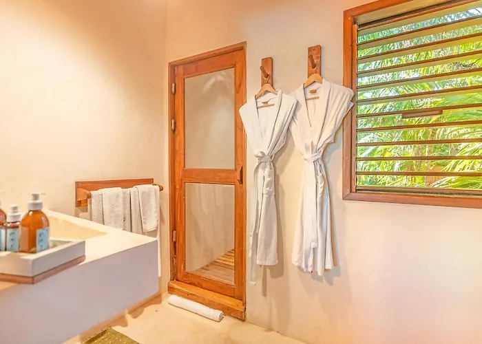 Ahau Beachfront (adults Only) Hotel